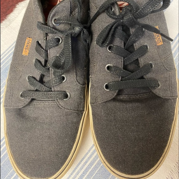 men's van tennis shoes